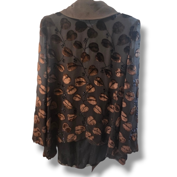 ✨ Vintage Embellished Blouse with Attached Scarf ✨ - Picture 1 of 6